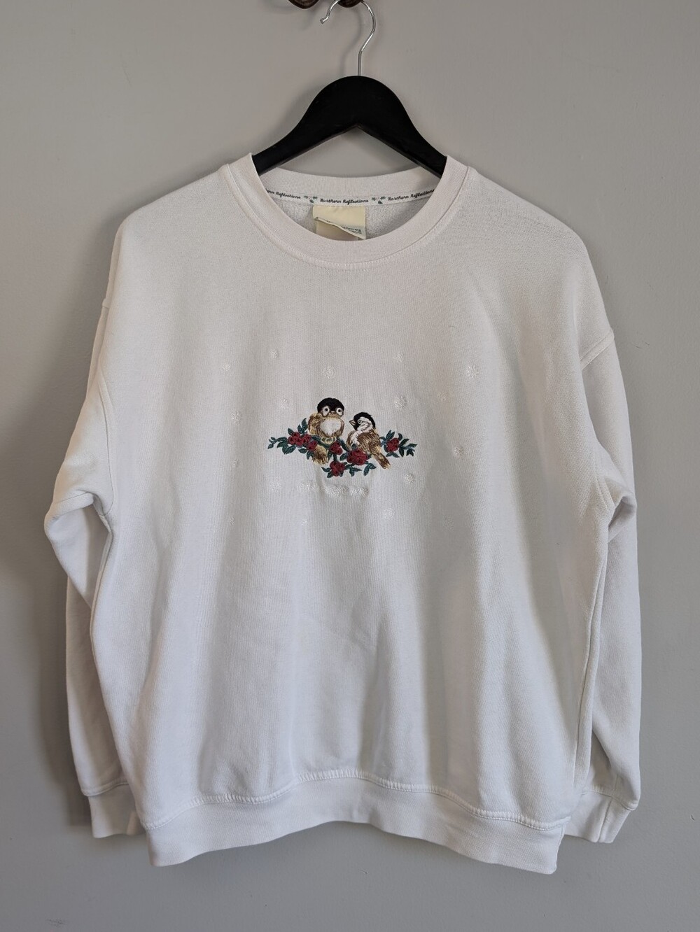 Vintage Cottage Essentials Chicodee Embroidery White Sweatshirt, Size M (Flaws)